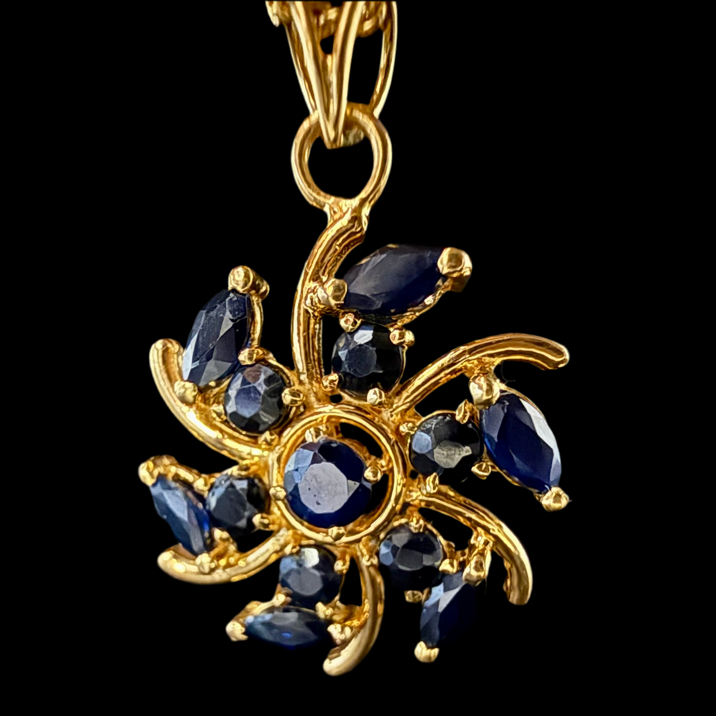 Sapphire Propeller Pendant Set