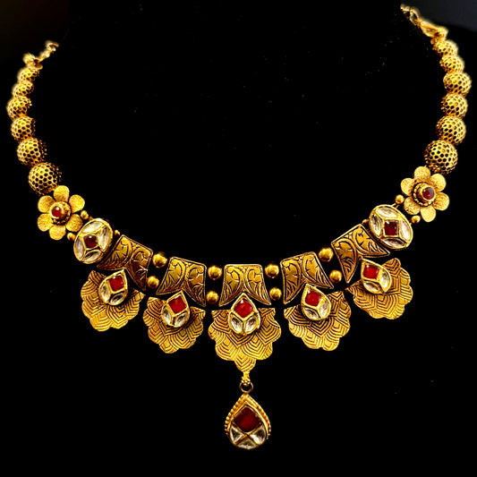 Antique Gold Necklace Set with Leaf-Like Central Pendant and Earrings