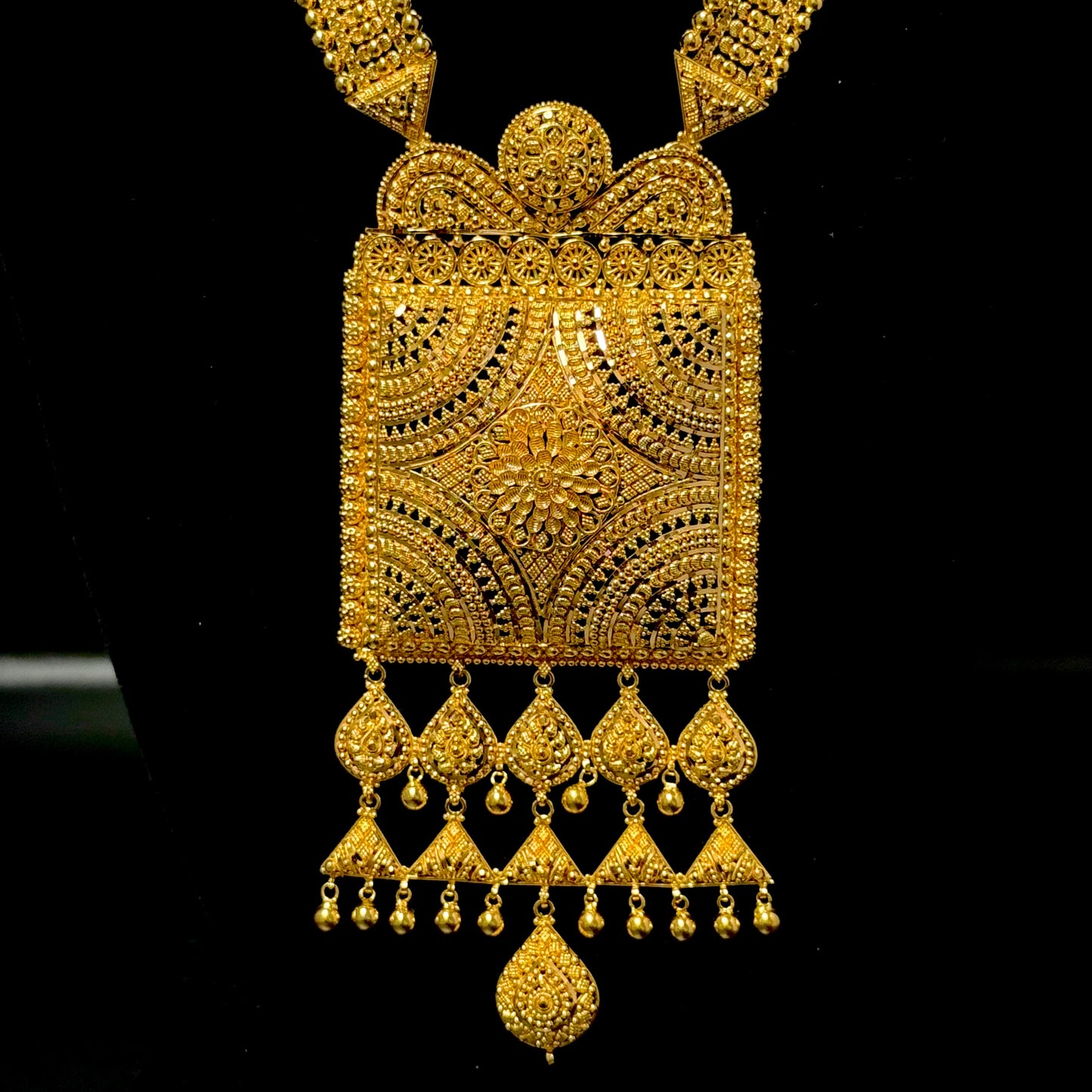 Luxurious Gold Bridal Set with Heavy Square and Ghungroo Pendant