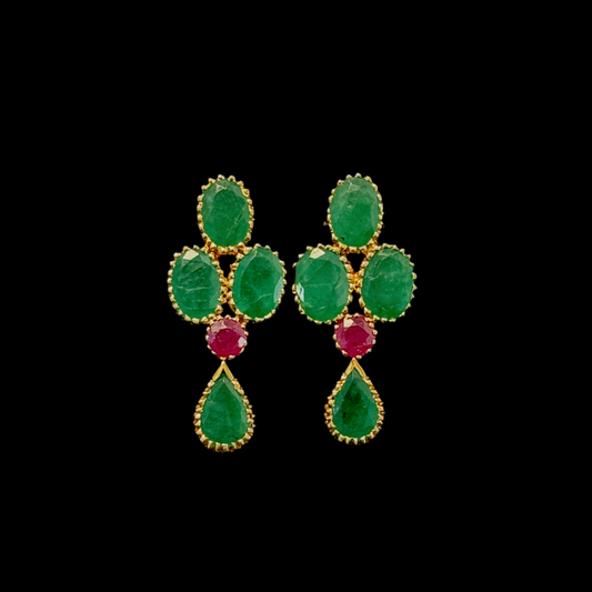 Chic Gold Necklace Set with Alternating Ruby and Emerald Stones