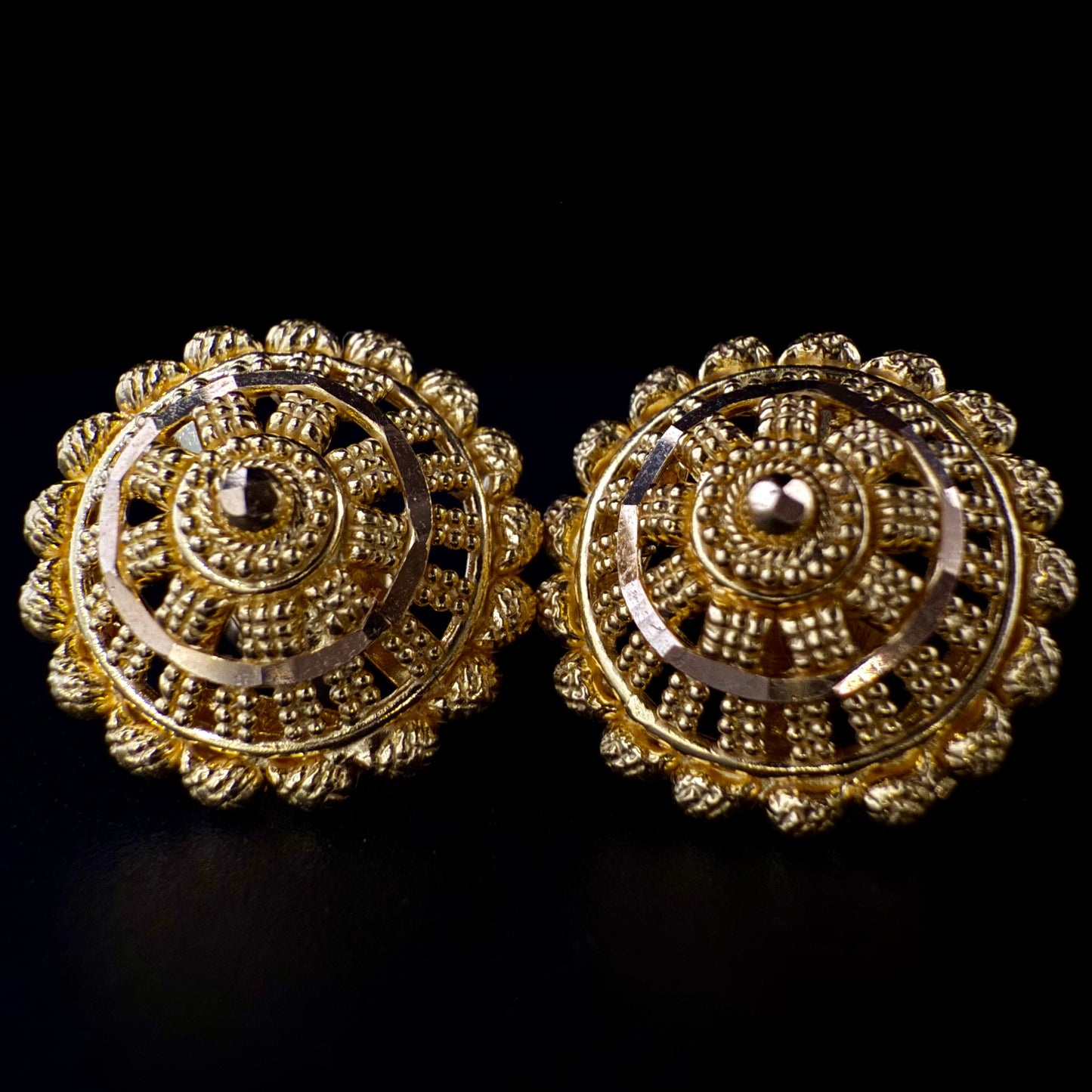 Gorgeous Round Gold Studs