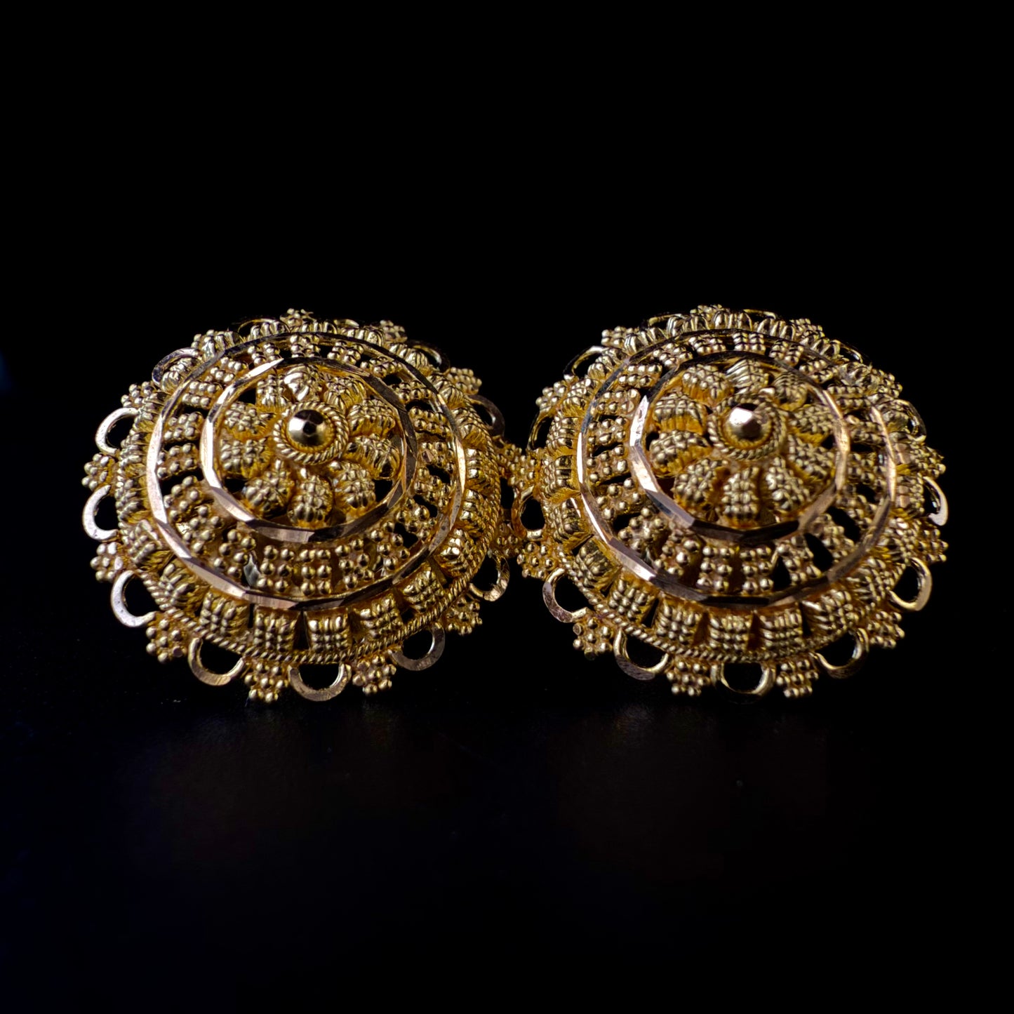 Gorgeous Round Gold Studs