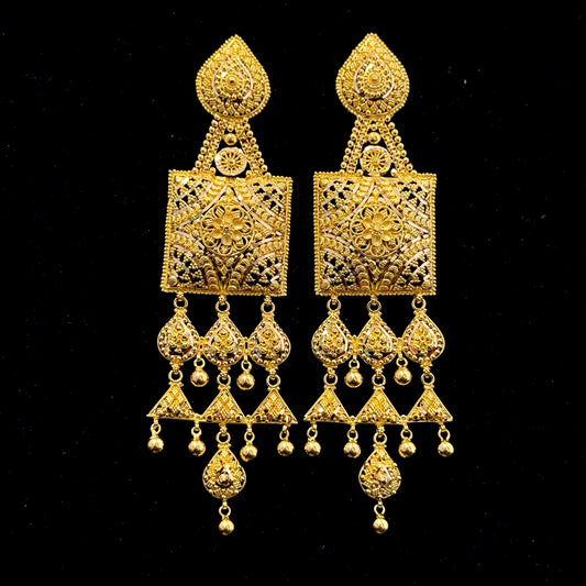 Luxurious Gold Bridal Set with Heavy Square and Ghungroo Pendant