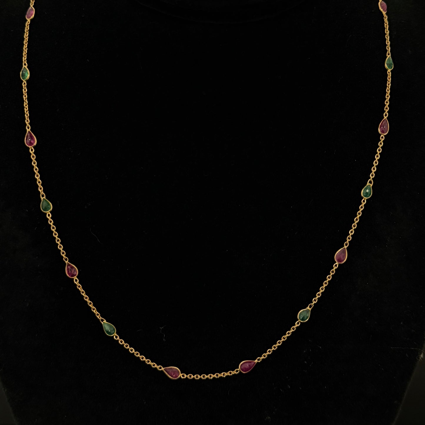 Chic Emerald and Ruby Chain