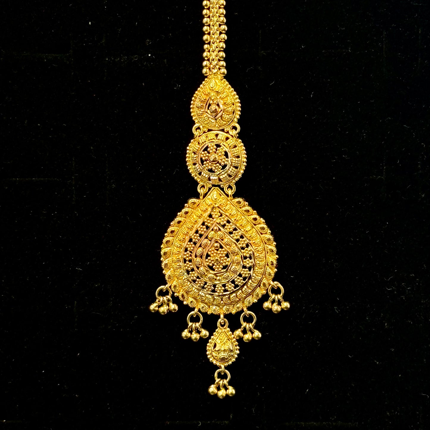 Pear-Shaped Gold Tikka with Ghungroo