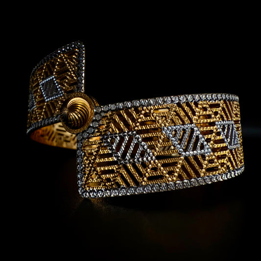 Splendid Singular Cuff Bracelet