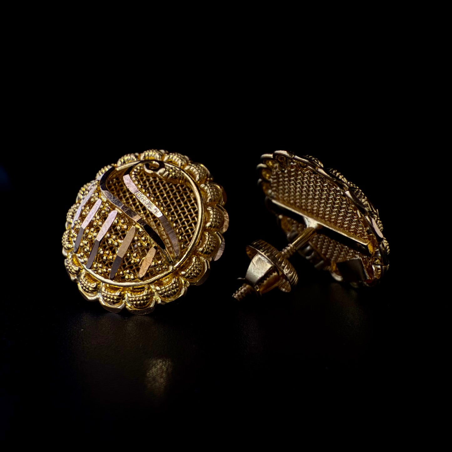 Gorgeous Round Gold Studs