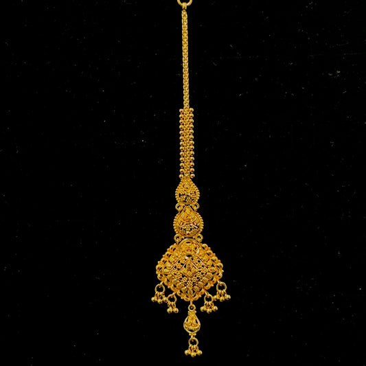 Sleek Diamond-Shaped Gold Tikka