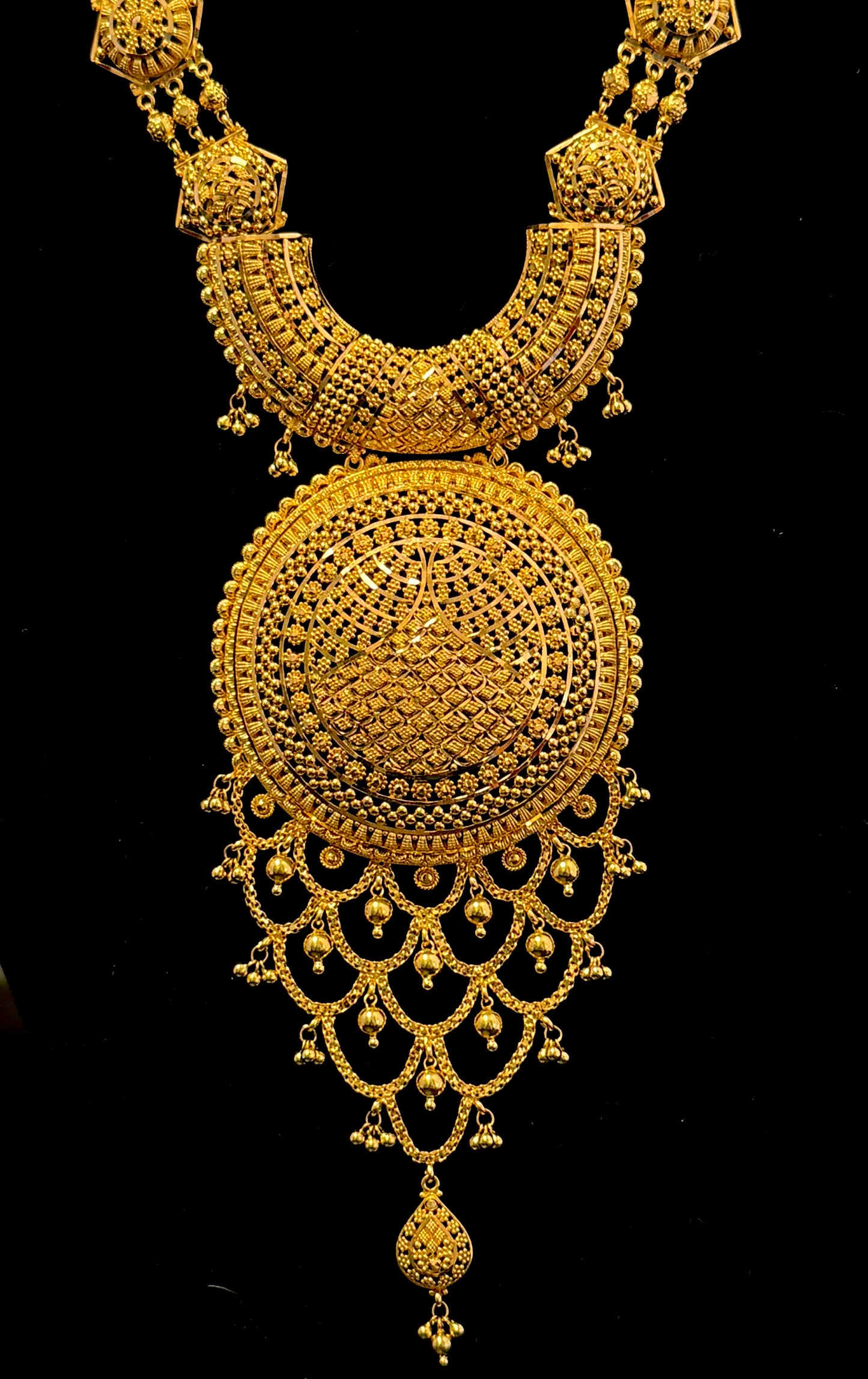 Luxurious Bridal Necklace Set with Thick Circular Center Piece and Fine Earrings