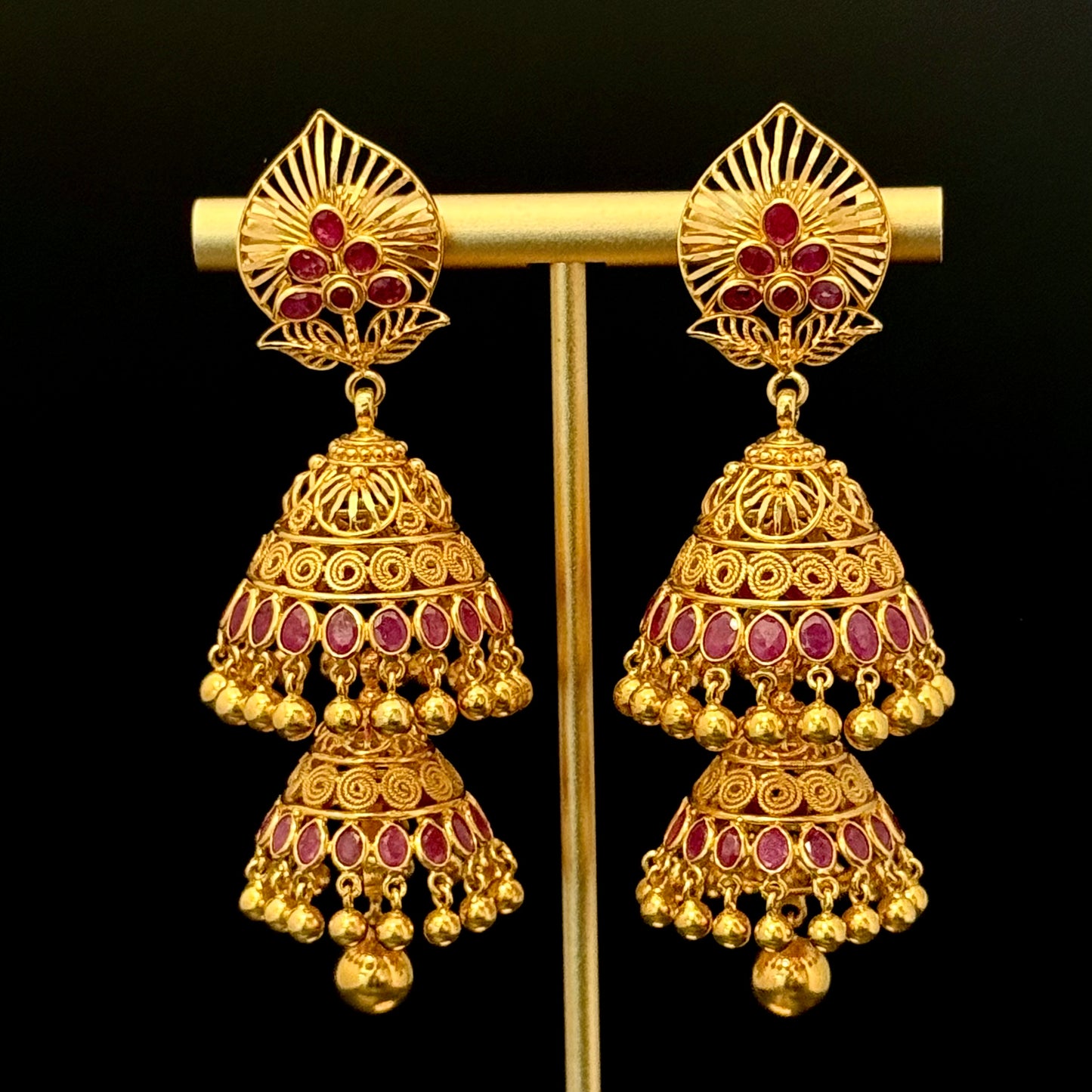 Marvelous Ruby & Gold Stiff Choker