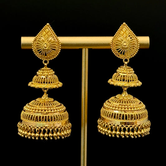 Celebratory Gold Choker Set with Gold Net Design