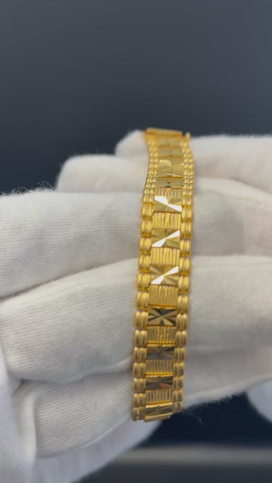 Sleek Mens Gold Bracelet
