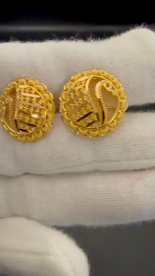Gorgeous Round Gold Studs