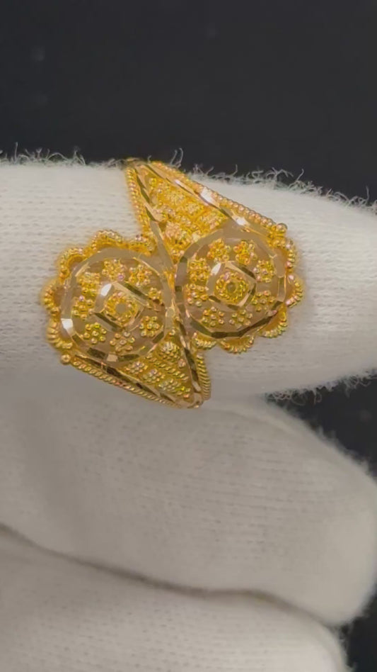 Spiral Drive Gold Ring