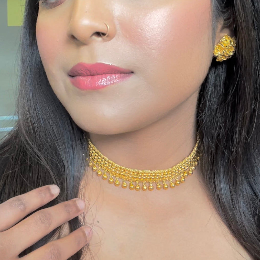 Shiny Gold Choker Set with Gold Ball Finishing