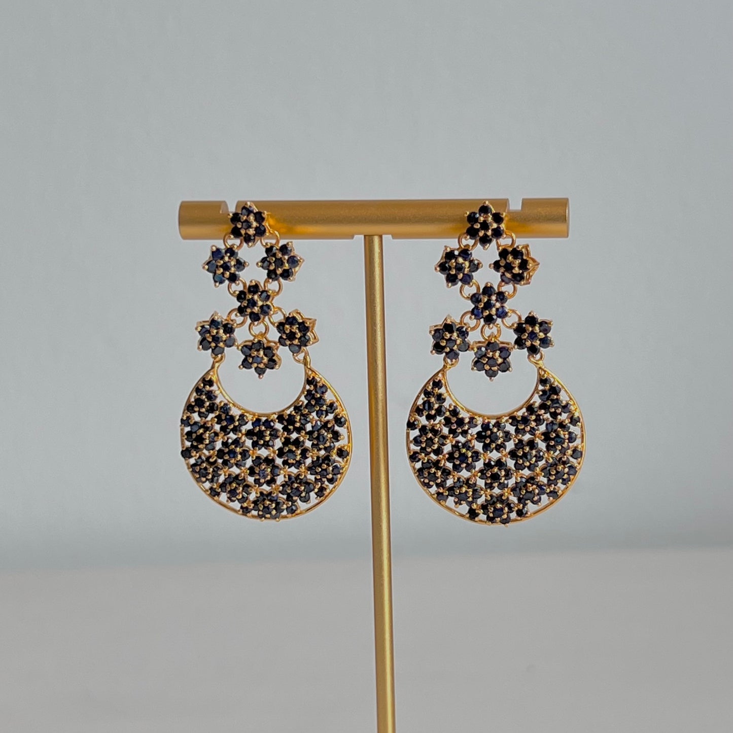 Gorgeous Sapphire Studded Necklace with Posh Earring Design