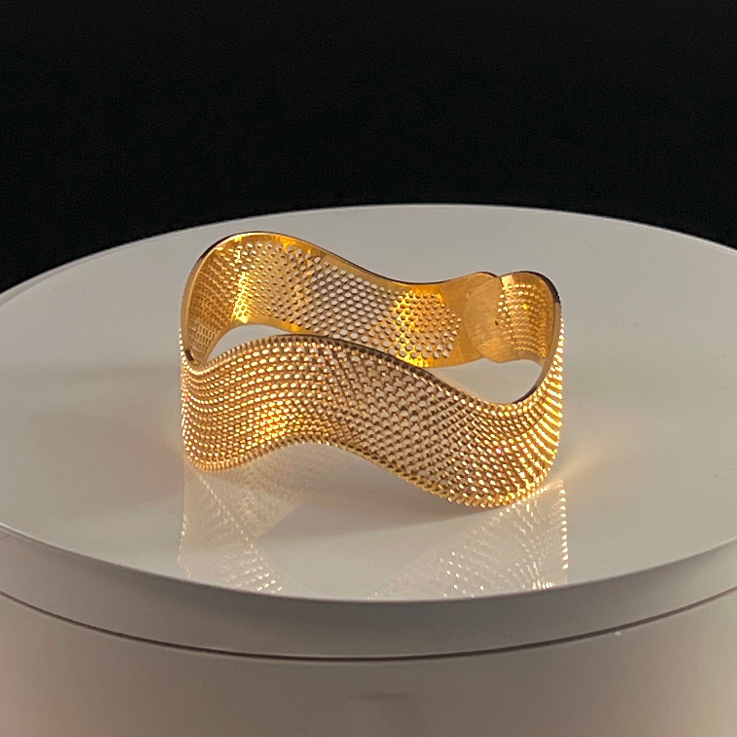 Sleek & Stylish Yellow Gold Cuff