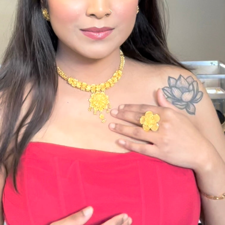 Adorable 3-Dimension Floral Necklace Set