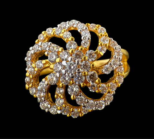 Propeller CZ Gold Ring with Central Golden Star