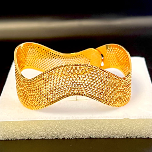 Sleek & Stylish Yellow Gold Cuff