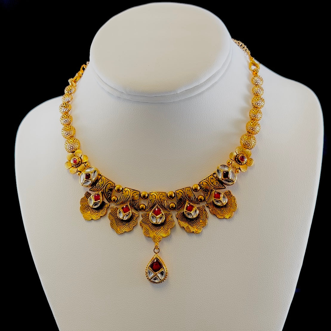 Antique Gold Necklace Set with Leaf-Like Central Pendant and Earrings