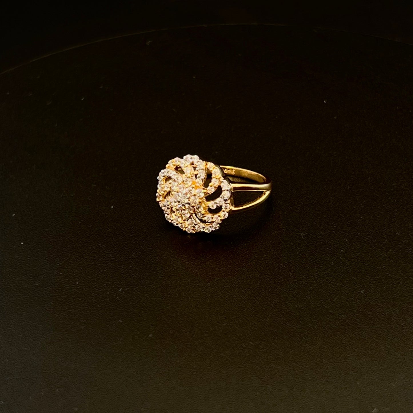 Propeller CZ Gold Ring with Central Golden Star