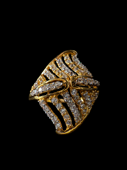 Kite Gold Ring with Sparkles