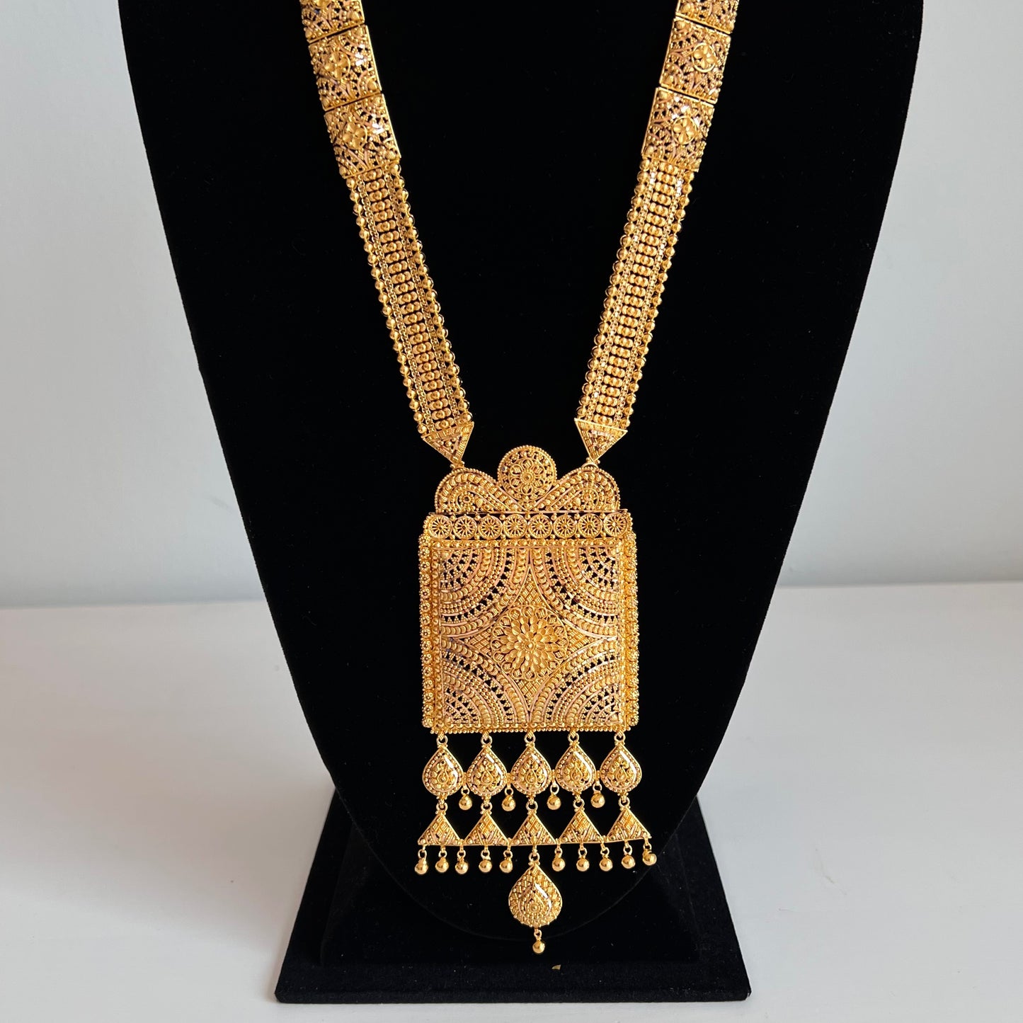 Luxurious Gold Bridal Set with Heavy Square and Ghungroo Pendant